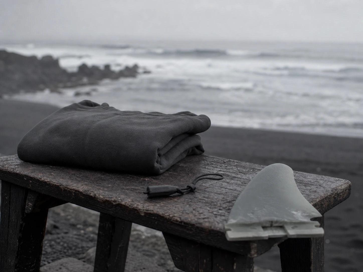 La Marea gear on beach bench